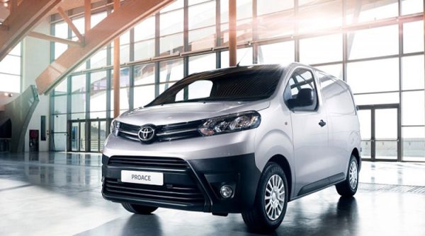 Cho Thuê Xe du lịch 9 chỗ Toyota Proace tại Hà Nội