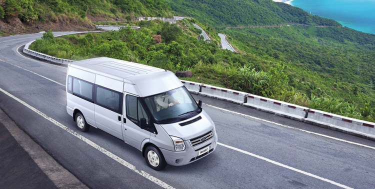 Thuê Xe Ford Transit tại Hà Nội