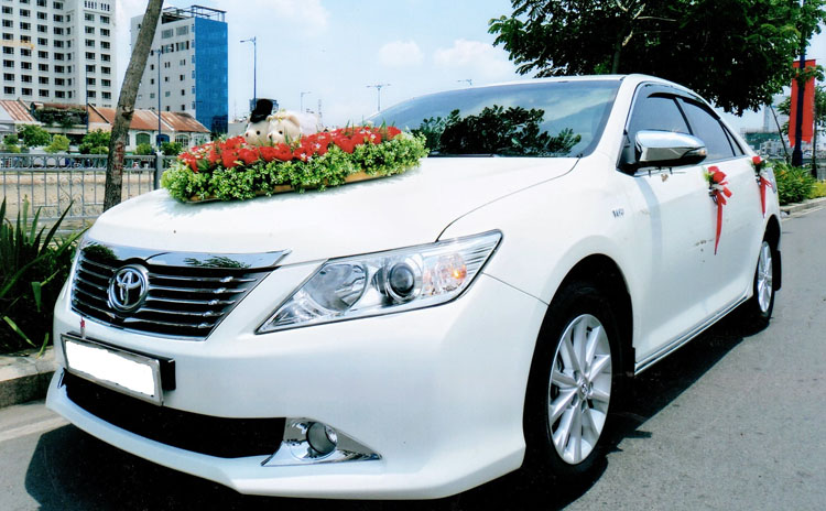 Thuê Xe Cưới Camry giá rẻ