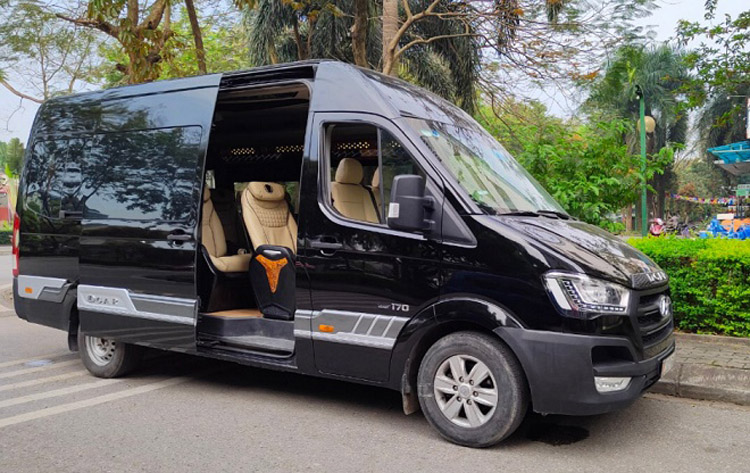 Thuê Xe Limousine 11 chỗ tại Hà Nội